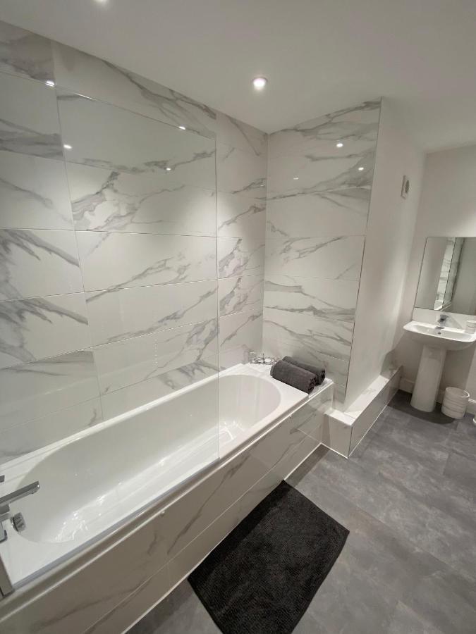 High Street Stylish City Centre Apartment, 2 Bed Пърт Екстериор снимка